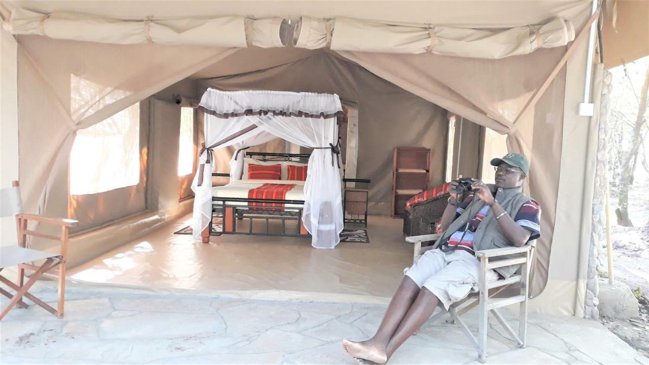 Enchoro Wildlife Camp Hotel Ololaimutiek Buitenkant foto